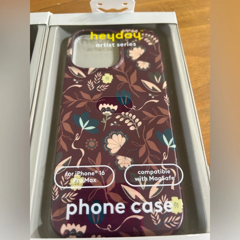 NWT Target heyday Floral iphone 16 Pro Max Phone Case
